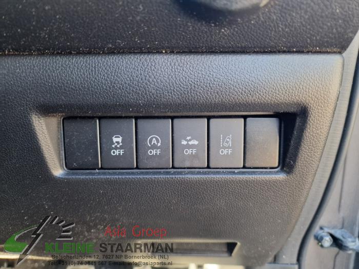 Interruptor (varios) de un Suzuki Swift (ZC/ZD) 1.4 Booster Jet Sport Turbo 16V 2019