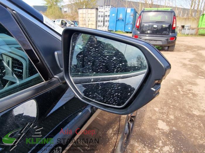 Außenspiegel rechts van een Honda Civic (FK6/7/8/9) 1.0i VTEC Turbo 12V 2018