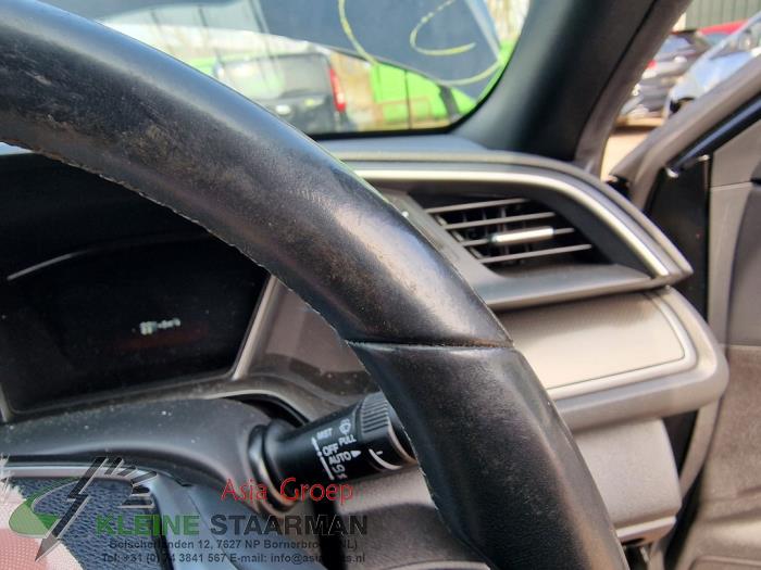 Steering wheel from a Honda Civic (FK6/7/8/9) 1.0i VTEC Turbo 12V 2018