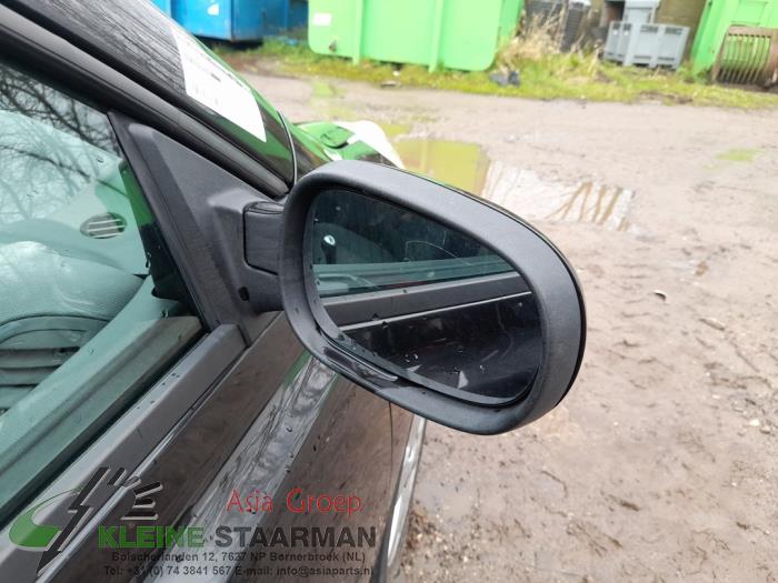 Wing mirror, right from a Nissan Micra C+C (K12) 1.4 16V 2006