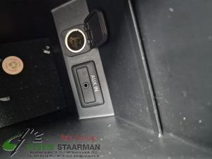 Używane Zlacze AUX/USB Mazda 3 Sport (BL14/BLA4/BLB4) 2.0i MZR DISI 16V Cena na żądanie oferowane przez Kleine Staarman B.V. Autodemontage