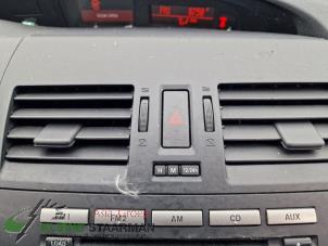 Gebrauchte Panikbeleuchtung Schalter Mazda 3 Sport (BL14/BLA4/BLB4) 2.0i MZR DISI 16V Preis auf Anfrage angeboten von Kleine Staarman B.V. Autodemontage