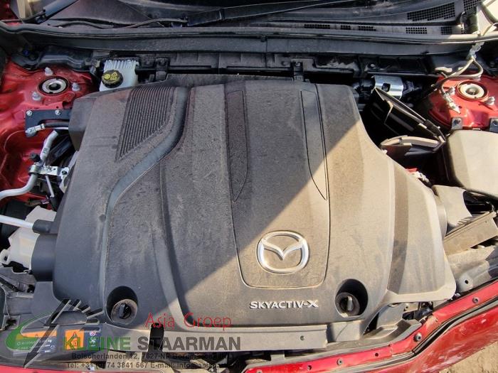 Chapa protectora motor de un Mazda CX-30 (DM) 2.0 e-SkyActiv X 186 16V 2021