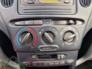 Usados Panel de control de calefacción Toyota Yaris Verso (P2) 1.5 16V Precio de solicitud ofrecido por Kleine Staarman B.V. Autodemontage
