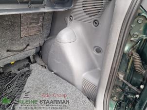 Używane Tapicerka pokrywy bagaznika prawa Toyota Yaris Verso (P2) 1.5 16V Cena na żądanie oferowane przez Kleine Staarman B.V. Autodemontage