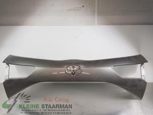 Used Tailgate handle Toyota Yaris III (P13) 1.5 16V Dual VVT-iE Price on request offered by Kleine Staarman B.V. Autodemontage
