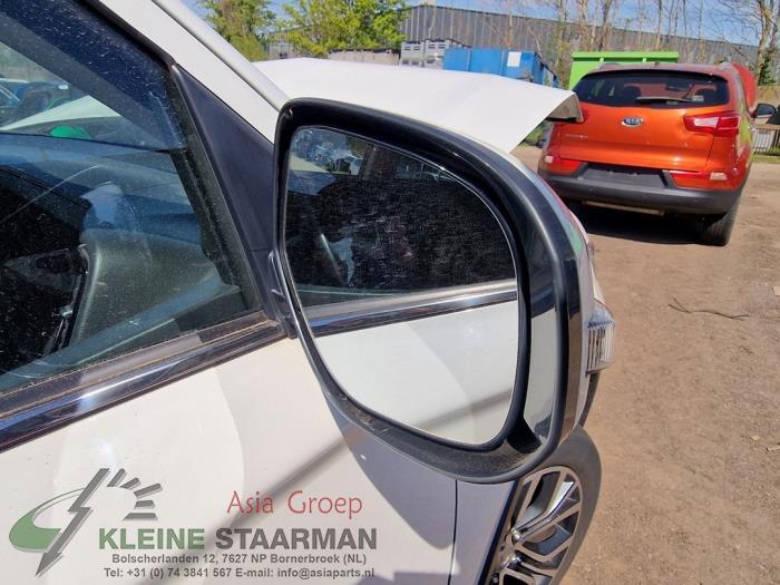 Außenspiegel rechts van een Mitsubishi Outlander (GF/GG) 2.2 DI-D 16V Clear Tec 4x4 2017
