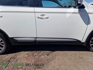 Used Side skirt, right Mitsubishi Outlander (GF/GG) 2.2 DI-D 16V Clear Tec 4x4 Price on request offered by Kleine Staarman B.V. Autodemontage