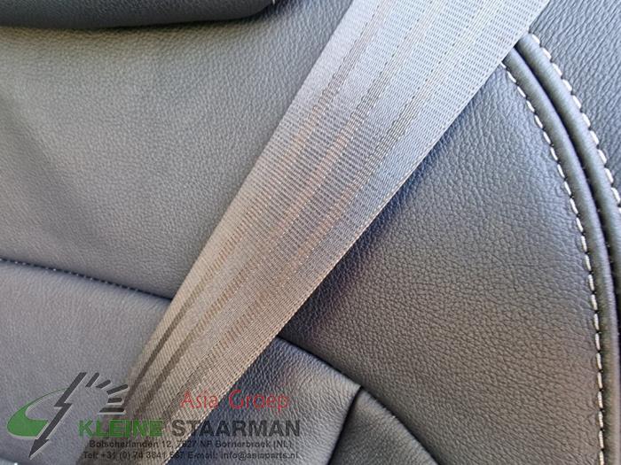 Cinturón de seguridad derecha detrás de un Kia Sportage (SL) 2.0 CVVT 16V 4x4 2011