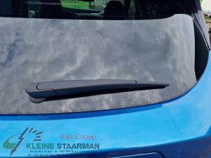 Usados Brazo de limpiaparabrisas detrás Nissan Micra (K14) 1.0 IG-T 100 Precio de solicitud ofrecido por Kleine Staarman B.V. Autodemontage