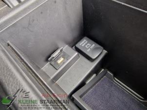 Usagé Connexion USB Mitsubishi Outlander (GF/GG) 2.0 16V PHEV 4x4 Prix sur demande proposé par Kleine Staarman B.V. Autodemontage
