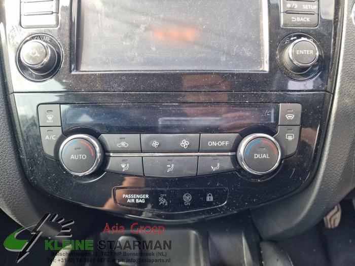Heater control panel Nissan Qashqai 1.6 dCi