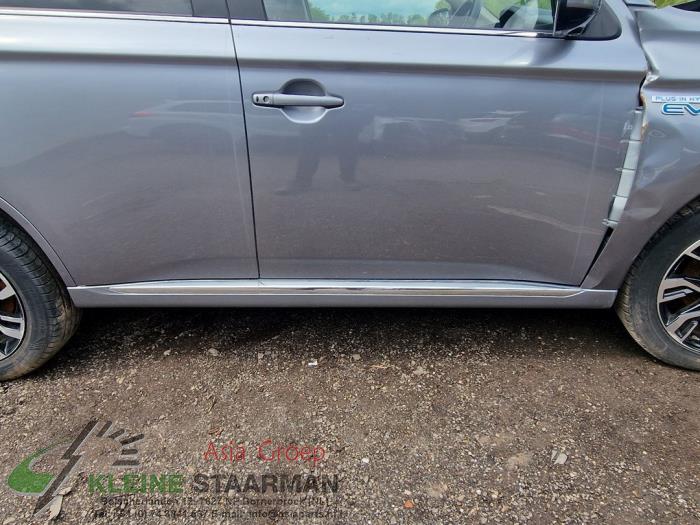 Side skirt, right Mitsubishi Outlander 2.0 16V PHEV 4x4 U17A 6512A208