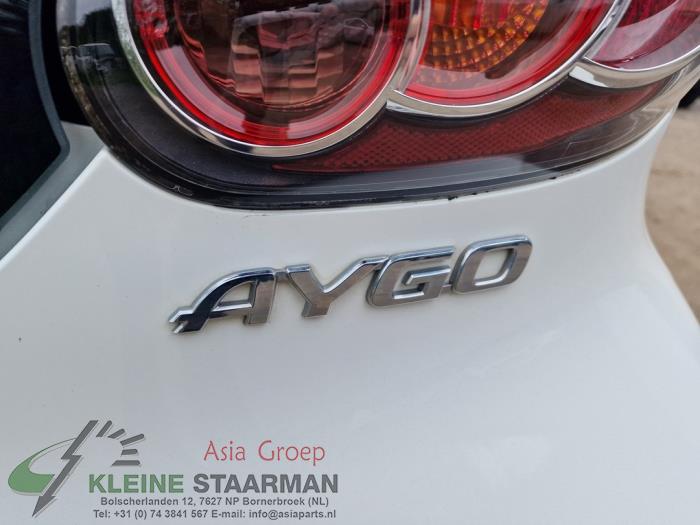 Tubo de llenado del depósito de combustible de un Toyota Aygo (B10) 1.0 12V VVT-i 2013