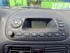 Radio de un Toyota Corolla (EB/ZZ/WZ/CD), 2000 / 2002 1.4 16V VVT-i, Liftback, Gasolina, 1.398cc, 71kW (97pk), FWD, 4ZZFE, 1999-10 / 2002-01, ZZE111 2000