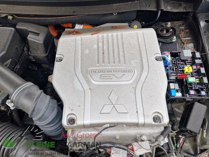 Cache sous moteur d'un Mitsubishi Outlander (GF/GG) 2.0 16V PHEV 4x4 2015