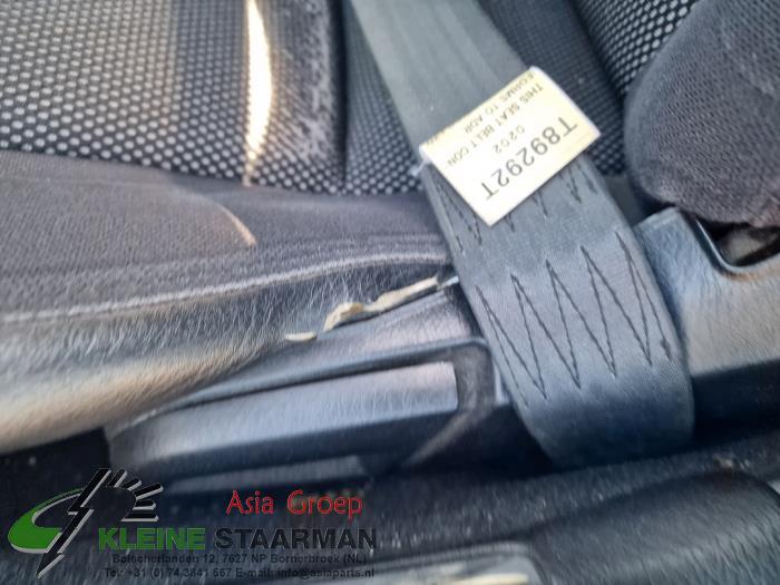 Seat, left from a Mazda MX-5 (NB18/35/8C) 1.6i 16V 2002