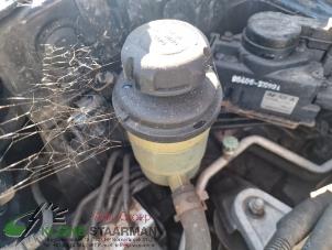 Used Power steering fluid reservoir Kia Sportage (JE) 2.0 CVVT 16V 4x2 Price on request offered by Kleine Staarman B.V. Autodemontage