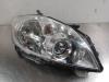 Reflektor prawy z Toyota Auris (E15) 1.8 16V HSD Full Hybrid 2012