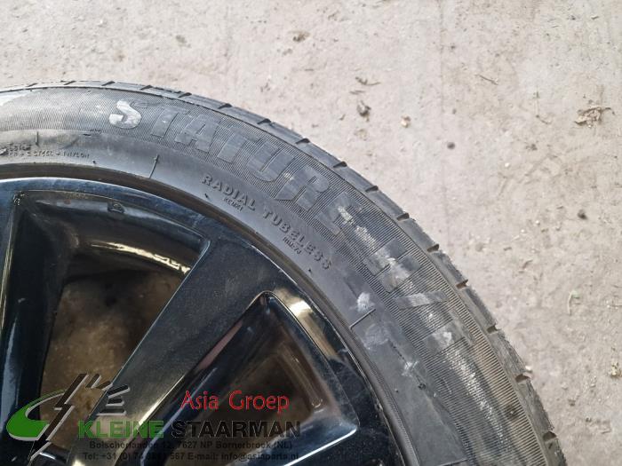 Wheel + tyre from a Nissan X-Trail (T32) 1.6 Energy dCi 2017