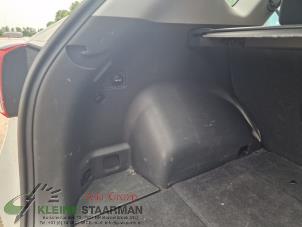 Usados Tapizado de maletero izquierda Hyundai Tucson (TL) 1.7 CRDi 16V 2WD Precio de solicitud ofrecido por Kleine Staarman B.V. Autodemontage