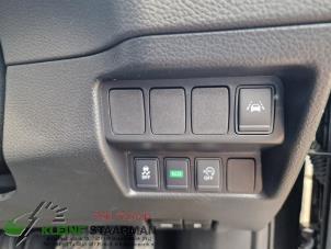 Used Switch (miscellaneous) Nissan Qashqai (J11) 1.2 DIG-T 16V Price on request offered by Kleine Staarman B.V. Autodemontage