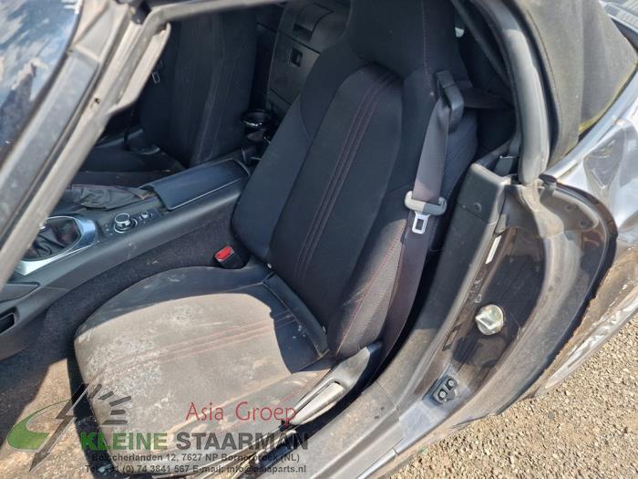 Sitz links van een Mazda MX-5 (ND) 1.5 Skyactiv G-131 16V 2017
