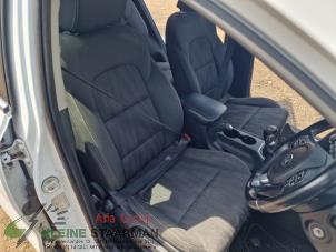 Gebrauchte Sitz rechts Kia Sportage (QL) 1.6 GDI 16V 4x2 Preis auf Anfrage angeboten von Kleine Staarman B.V. Autodemontage