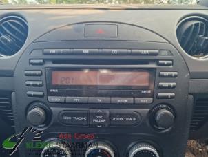 Used Radio CD player Mazda MX-5 (NC18/1A) 1.8i 16V Price on request offered by Kleine Staarman B.V. Autodemontage