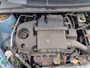Używane Obudowa filtra powietrza Toyota Yaris (P1) 1.3 16V VVT-i Cena na żądanie oferowane przez Kleine Staarman B.V. Autodemontage
