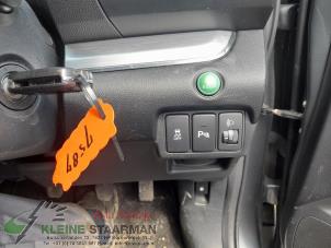 Usados Interruptor (varios) Honda CR-V (RM) 2.0 i-VTEC 16V 4x4 Precio de solicitud ofrecido por Kleine Staarman B.V. Autodemontage