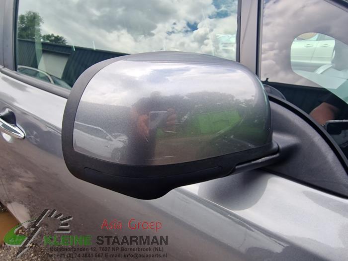Außenspiegel rechts van een Nissan Leaf (ZE0) Leaf 2017