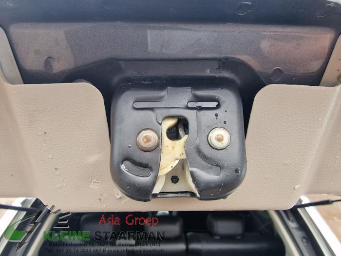 Tailgate lock mechanism from a Nissan Leaf (ZE0) Leaf 2017