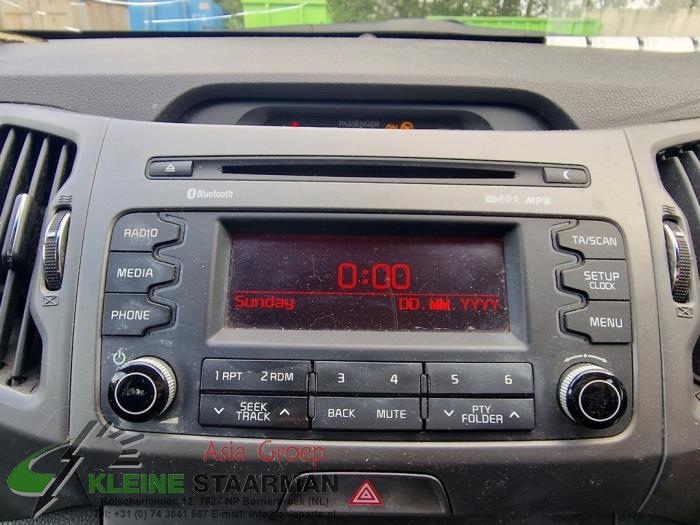 Radio/Lecteur CD d'un Kia Sportage (SL) 1.6 GDI 16V 4x2 2015