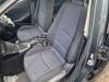Fotel lewy z Mazda 2 (DJ/DL), 2014 1.5 SkyActiv-G 90, Hatchback, Benzyna, 1.496cc, 66kW, P5Y5; P5Y7; P5Y8, 2014-11 2016