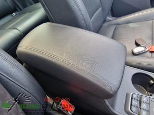 Used Armrest Hyundai Tucson (TL) 2.0 CRDi 16V High Power 4WD Price on request offered by Kleine Staarman B.V. Autodemontage