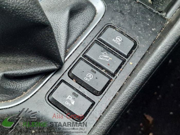 Schalter (sonstige) van een Hyundai Tucson (TL) 1.7 CRDi 16V 2WD 2017