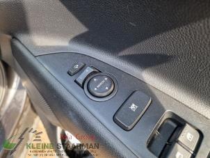 Used Mirror switch Kia Stonic (YB) 1.0i T-GDi 12V Price on request offered by Kleine Staarman B.V. Autodemontage