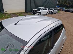 Usados Embellecedor de techo izquierda Toyota Aygo (B40) 1.0 12V VVT-i Precio de solicitud ofrecido por Kleine Staarman B.V. Autodemontage