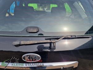 Used Rear wiper arm Kia Sorento I (JC) 3.3 V6 24V Price on request offered by Kleine Staarman B.V. Autodemontage