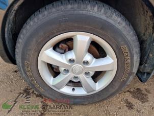 Gebrauchte Felgen Set + Reifen Kia Sorento I (JC) 3.3 V6 24V Preis auf Anfrage angeboten von Kleine Staarman B.V. Autodemontage