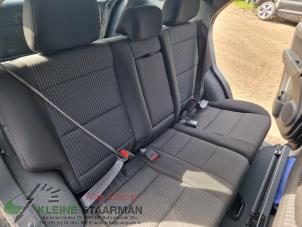 Used Rear bench seat Kia Sorento I (JC) 3.3 V6 24V Price on request offered by Kleine Staarman B.V. Autodemontage