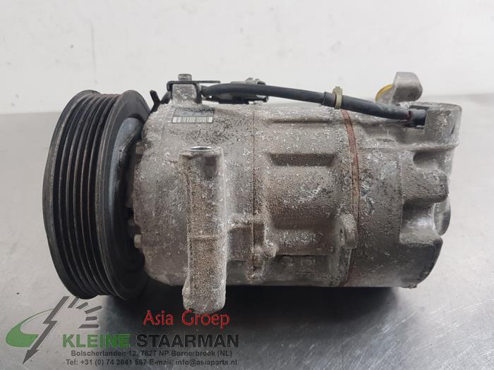 Air conditioning pump from a Nissan Qashqai (J11) 1.5 dCi DPF 2017