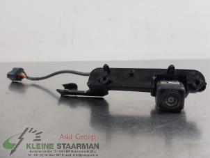 Używane Kamera przednia Mitsubishi Outlander (GF/GG) 2.2 DI-D 16V Clear Tec 4x4 Cena na żądanie oferowane przez Kleine Staarman B.V. Autodemontage