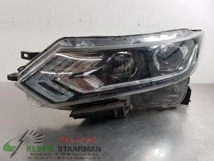 Used Headlight, left Nissan Qashqai (J11) 1.2 DIG-T 16V Price on request offered by Kleine Staarman B.V. Autodemontage