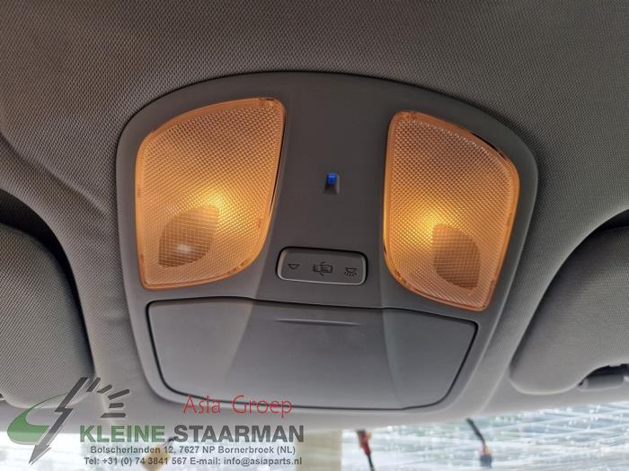 Interior lighting, front from a Hyundai i40 CW (VFC) 2.0 GDI 16V 2015