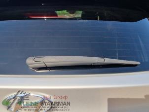 Used Rear wiper arm Hyundai Santafe Price on request offered by Kleine Staarman B.V. Autodemontage