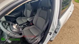 Gebrauchte Sitz links Toyota Corolla Cross 2.0 VVT-i 16V Hybrid Preis auf Anfrage angeboten von Kleine Staarman B.V. Autodemontage