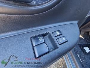 Usados Interruptor de ventanilla eléctrica Nissan Micra (K13) 1.2 12V DIG-S Precio de solicitud ofrecido por Kleine Staarman B.V. Autodemontage