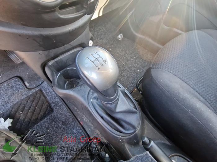 Gear stick knob from a Nissan Micra (K13) 1.2 12V DIG-S 2013